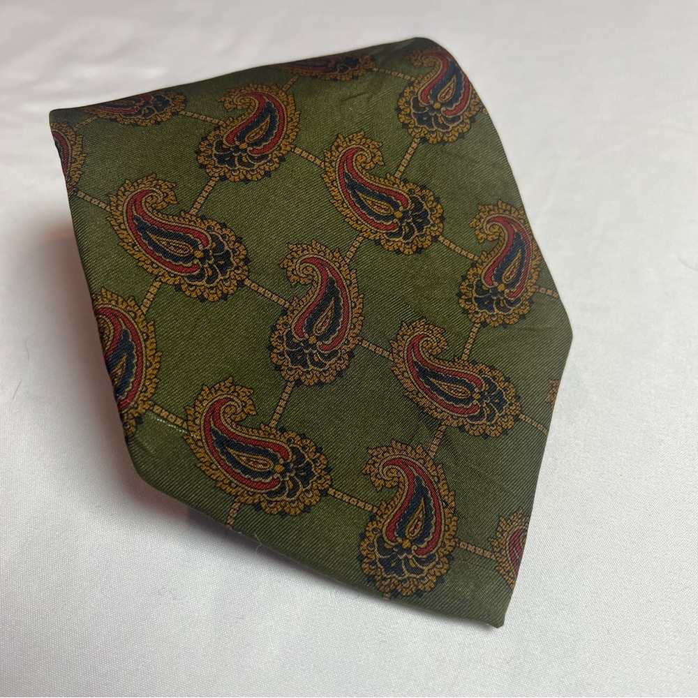 Tommy Hilfiger Office Event Wedding Olive Silk Paisley Tie with Red and Navy